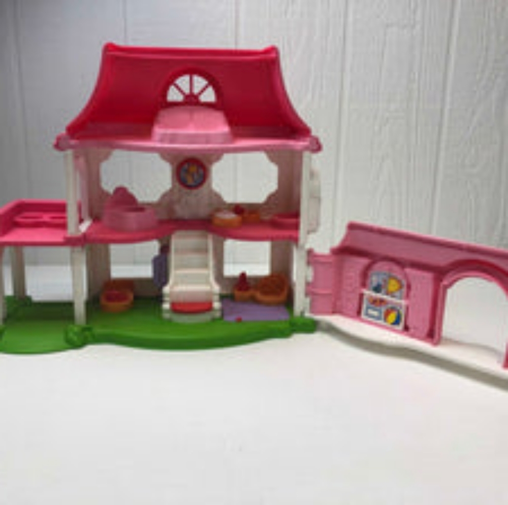 Fisher price little people home